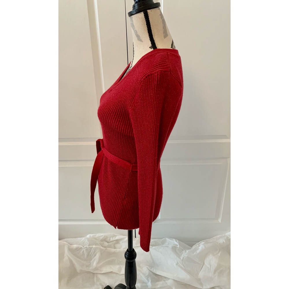 Red sweater - Picture 3 of 4